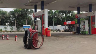 SPBU di Jalan Raya Bekasi, Cakung, Jaktim sementara tak beroperasi.