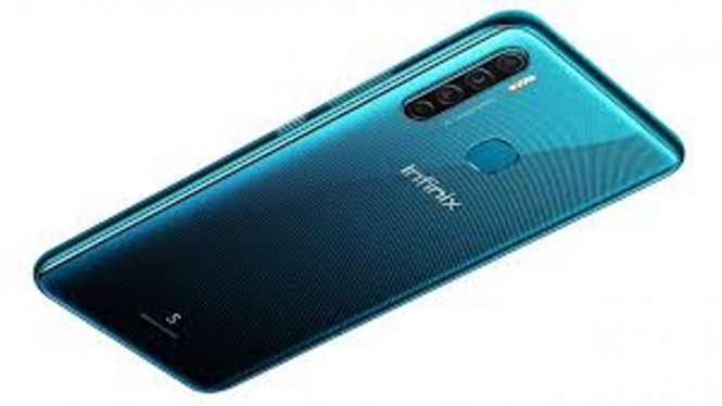 Ponsel Infinix.