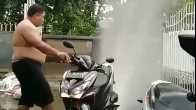 Cara unik menguras banjir