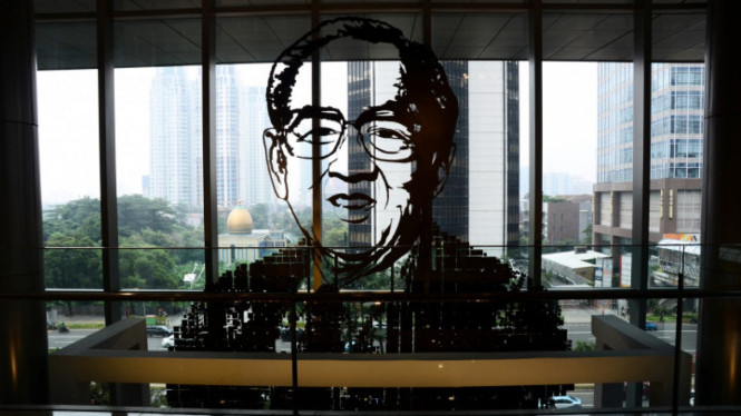 Karikatur pendiri Astra International, William Soeryadjaya. (FOTO: Agus Aryanto)