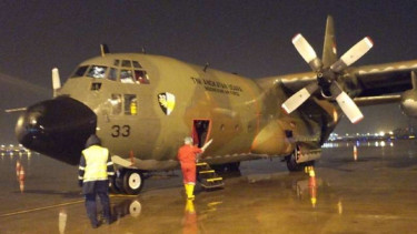Hercules TNI AU yang angkut 12 ton alat medis dari China.