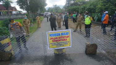 Pembatasan akses masuk wilayah Trenggalek guna menekan penyebaran Covid-19. 