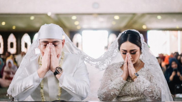 Pasangan Rafly Pagar Bumi dan Indah Rachmania Suci Amalia. 