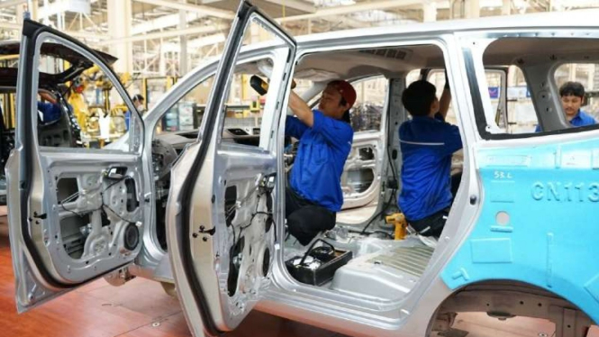 Ilustrasi industri otomotif. 