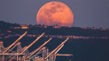 Super Pink Moon
