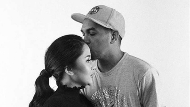 Glenn Fredly dan Mutia Ayu.