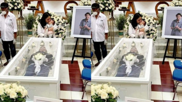 Mutia Ayu bersama anaknya dampingi jenazah Glenn Fredly
