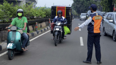Pemeriksaan Kendaraan Selama PSBB di Jakarta