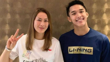 Dua pebulutangkis, Gronya Somerville dan Jonatan Christie.