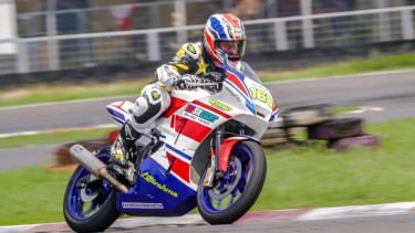 Latihan OneSixEight Racing Team di Sirkuit Sentul