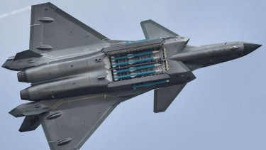 VIVA Militer: Pesawat tempur China, Chengdu J-20