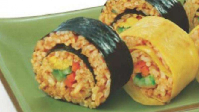 Nasi goreng sushi