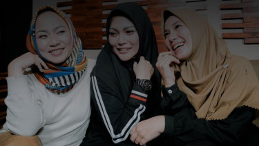 Regina Charly, Puput Melati dan Happy Yofiantri