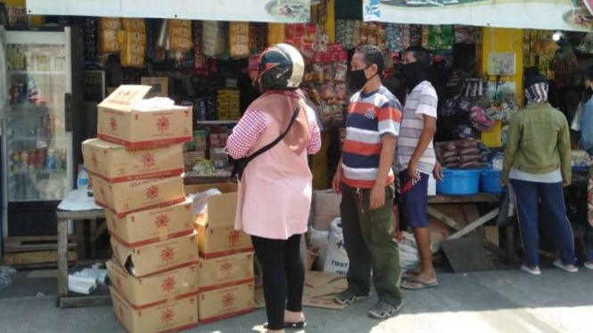 Operasi pasar tekan harga gula konsumsi.