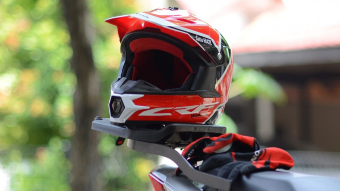 Ilustrasi helm motor