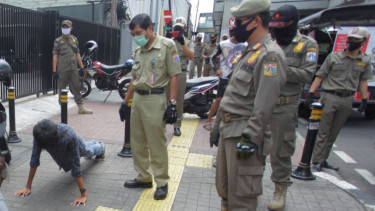 Hukuman Bagi Masyarakat Tidak Pakai Masker Saat PSBB