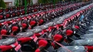 Ratusan NMAX pelat merah.