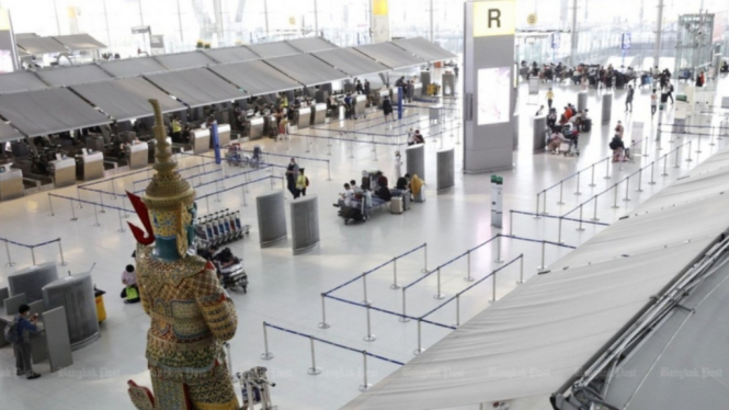 Suasana sepi di Bandara Suvarnabhumi, Bangkok, usai ditetapkannya status darurat