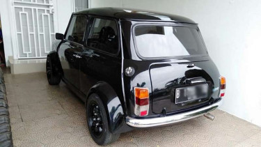 Tampilan eksterior mobil Mini yang dibangun dari Toyota Agya 2014