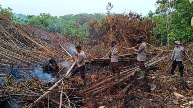 Satgas penanganan kebakaran hutan dan lahan Kepolisian Daerah Riau