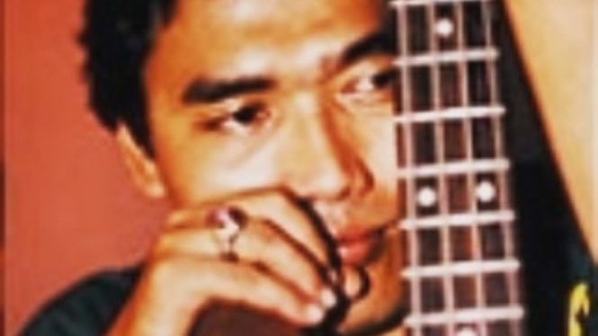 Mantan bassist Dewa 19, Erwin Prasetya.