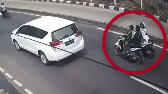 Tangkapan CCTV Penjambretan tas di Tambora, Jakarta Barat.