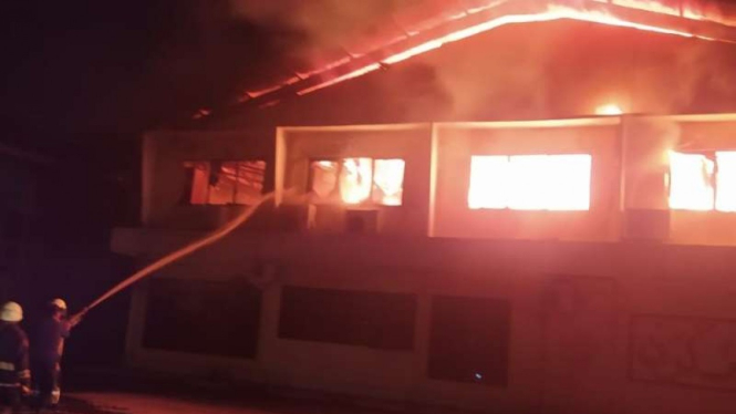 Kebakaran di pabrik velg di Tangerang.
