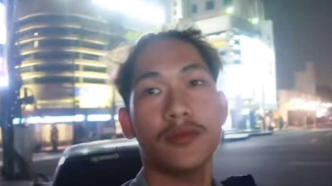 Youtuber Ferdian Paleka buron polisi