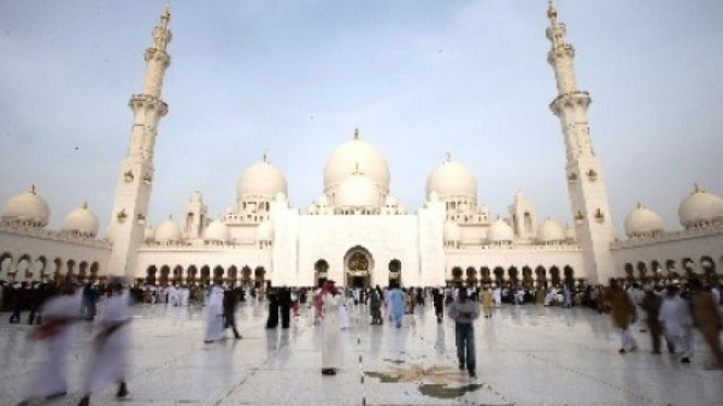 Masjid Agung Sheikh Zayed.