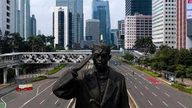 Kondisi Jalan yang sepi akibat kebijakan PSBB di Jakarta.