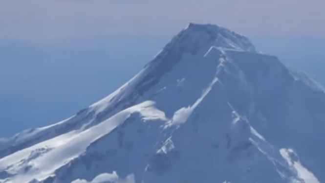 Gunung Berapi Mount Hood, Amerika Serikat.
