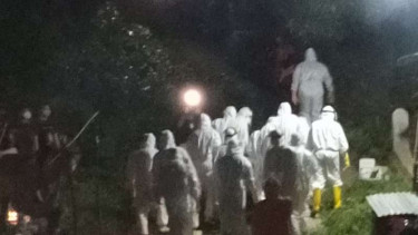 Permakaman jenazah pasien yang meninggal karena Corona di Tidore