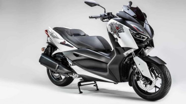 Yamaha luncurkan skutik X-Max 300 Roma Edition, hanya ada 130 unit.