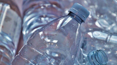 botol plastik.