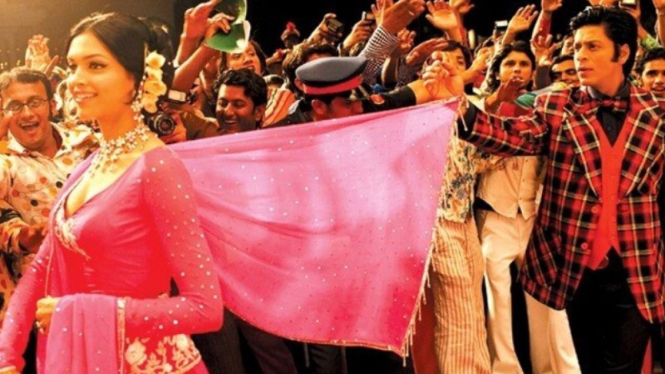 Adegan film India Om Shanti Om.