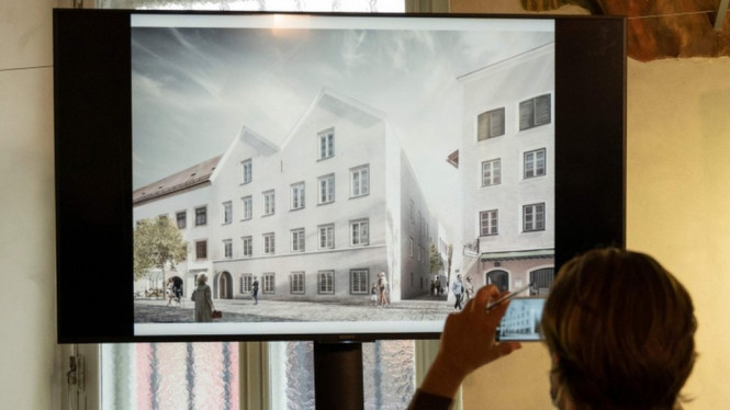 Para pejabat mengumumkan bahwa gedung itu akan diubah menjadi kantor polisi pada November nanti.-Getty Images