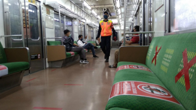 Penerapan PSBB di KRL Commuter Line