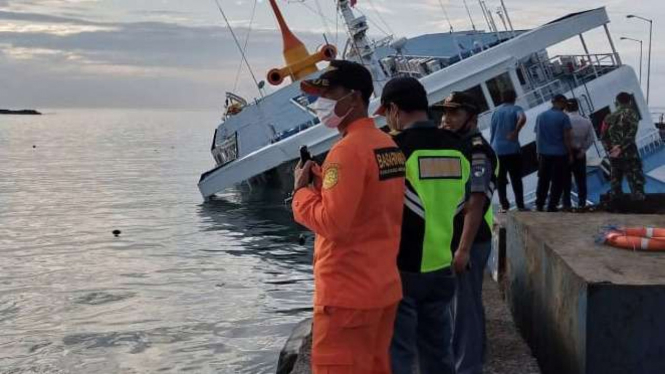 KM Dharma Rucitra III Nyaris Tenggelam di Pelabuhan Padangbai Bali