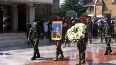 Mantan KSAD Jenderal (Purn) Pramono Edhie Wibowo dimakamkan di TMP Kalibata 