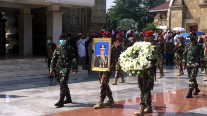 Mantan KSAD Jenderal (Purn) Pramono Edhie Wibowo dimakamkan di TMP Kalibata 