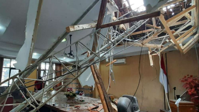Tower komunikasi milik Kementerian ATR/BPN di Garut roboh