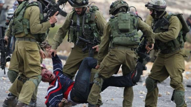 VIVA Militer: Tentara Pertahanan Israel (IDF) menangkap warga Palestina