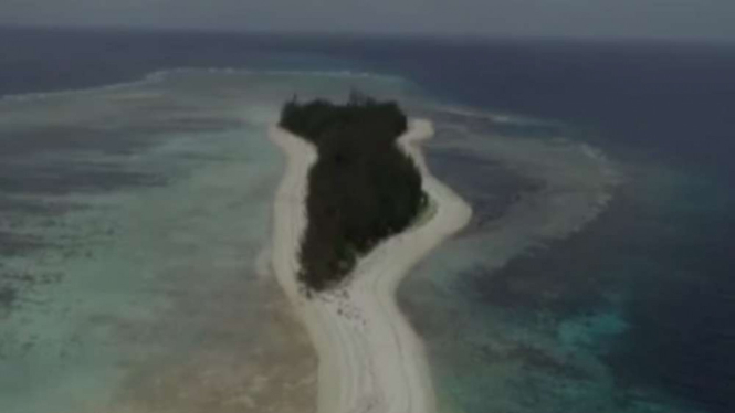 Pulau Malamber di Selat Makassar Sulawesi Barat.