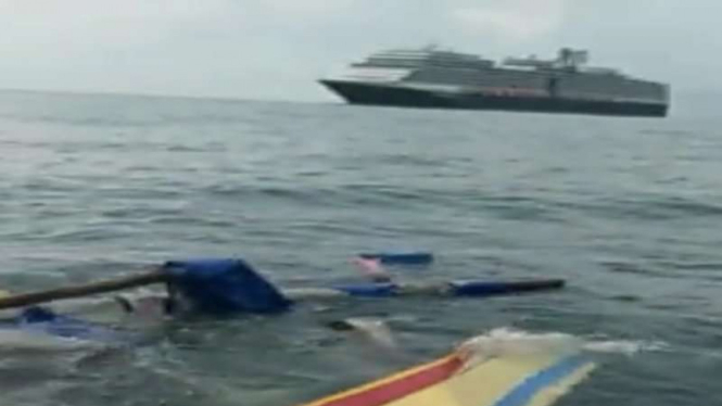 Kapal pesiar Amerika menyelamatkan kapal nelayan tenggelam di Selat Sunda