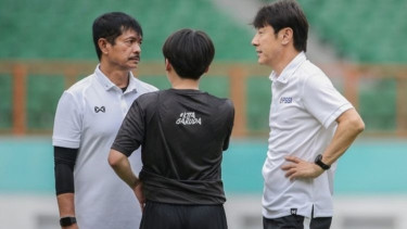 Indra Sjafri bersama Shin Tae-yong