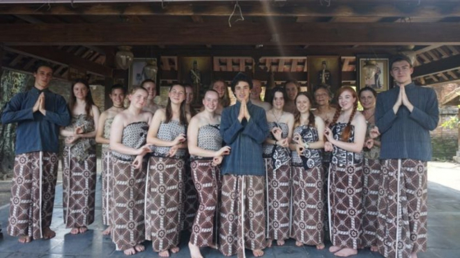 Program ACICIS telah mengirimkan ribuan pelajar Australia untuk belajar dan bekerja di Indonesia sejak tahun 1994.