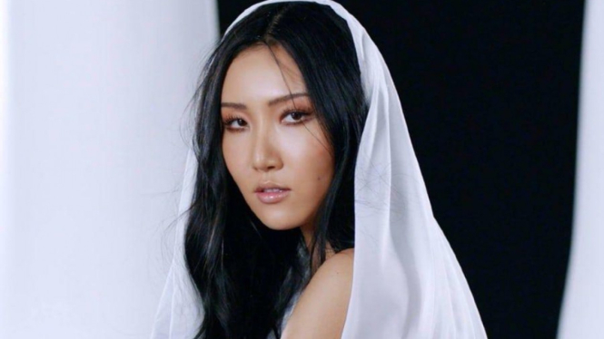 Hwasa Mamamoo.