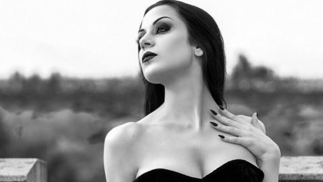 Wanita vampir.