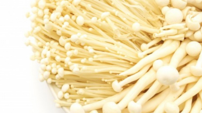 Jamur enoki.