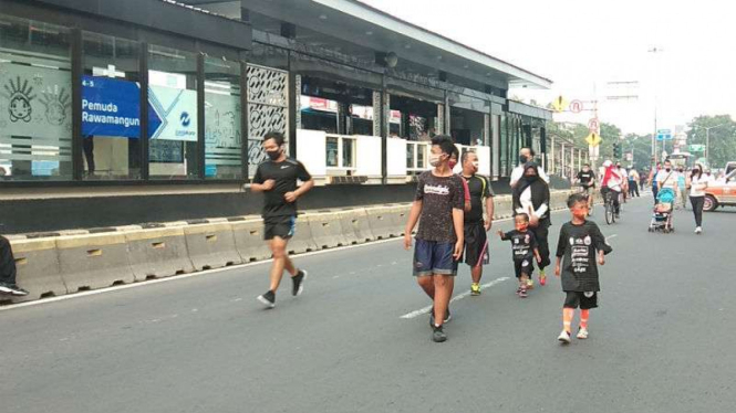 CFD di Jalan Pemuda, Rawamangun, Jaktim, Minggu, 28 Juni 2020.